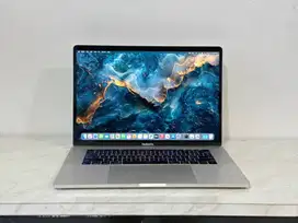 Macbook Pro Retina 15inc Touchbar 2017 Intel Core i7 RAM 16GB SSD