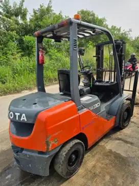 Forklift Toyota 3 Ton,Matic,3 Meter,1DZ-II,Tahun 2021 (Fullorisinil)
