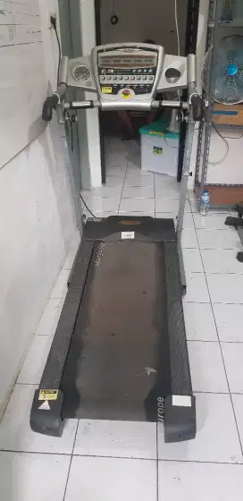 Alat olahraga treadmill