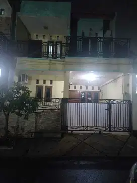 Rumah Disewa 2 lt siap pake lokasi strategis