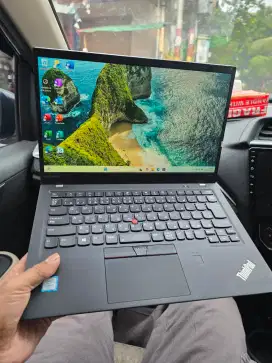 Lenovo thinkpad X1 carbon i7-7500u ram 8gb ssd 256gb keyboard  nyala