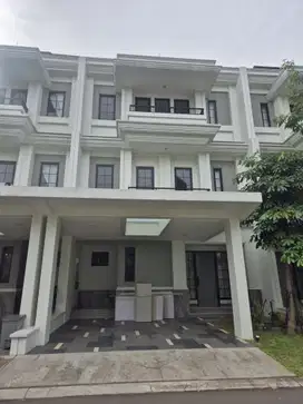 Rumah 3 Lantai Semi Furnished Full Marmer & Private Lift - Alam Sutera