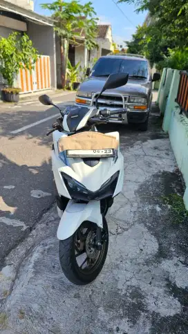 Vario 160 CBS KM Rendah