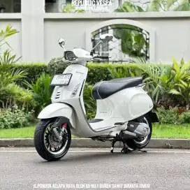 PIAGGIO VESPA SPRINT 150 IGET ABS LED TAHUN 2020 PERFECT CONDITION