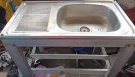 Wastafel perlengkapan cuci piring