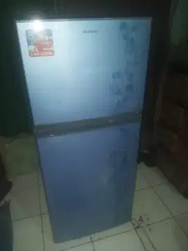 kulkas 2 pintu merk sharp