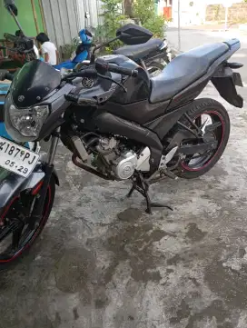 Yamaha Vixion warna hitam