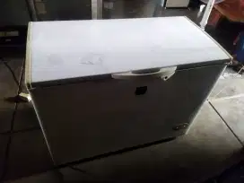 Freezer Box Sharp 330L Mulus