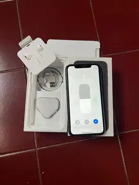 Dijual Iphone 11 Black 64GB Lengkap Terdaftar
