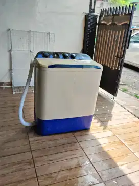 Mesin cuci Aqua 2 tabung
