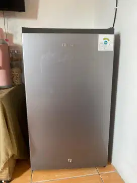 Hisense Kulkas 1 Pintu (Refrigerator) Kapasitas 91L - Silver