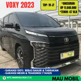 FULL ORI ISTIMEWA, Toyota Voxy 2023/2024 Hitam, KM 29rb