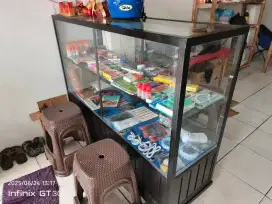 jual etalase sama isi isi ny cuma 2,5jt murah lokasi bogor