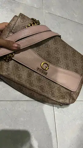 Tas Guess coklat