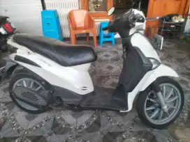 Peggio laberty 100 CC 2012 tgn 1 ors cat mesin hls PJK aman lkp