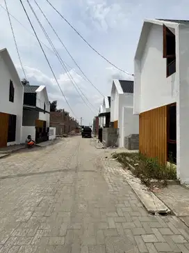 RUMAH KOMERSIL HANYA 100JUTAAN SAJA DI SUNGGAL KANAN