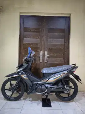 HONDA Suora X-125 fi Black Gold Mei 2022 KM Rendah Baru 5,000