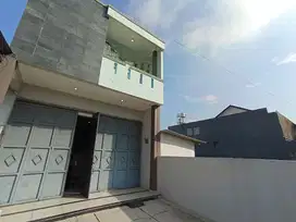 Dijual Rumah + Ruko  2 Lantai Modern Dekat Sport JABAR Area Arcamanik,