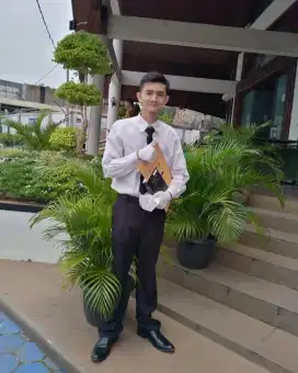 Saya butuh loker