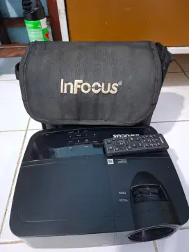 dijual proyektor infocus in112x jam rendah