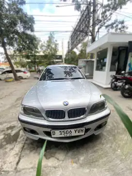 BMW 318i 2002 Bensin