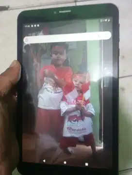 Tabs merk Kanselir. 4G. 8inch. Ram 2/32gb. Normal.