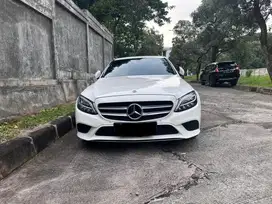 Mercedes-Benz C200 2019 Bensin