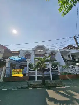 Rumah 2 Lantai Siap Huni di Sektor 3 Bintaro Dekat ke Tol dan Stasiun