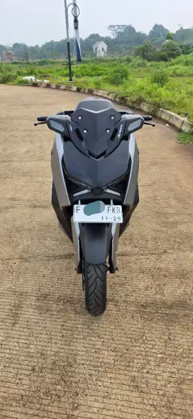Yamaha XMAX connected 250cc 2024 low KM