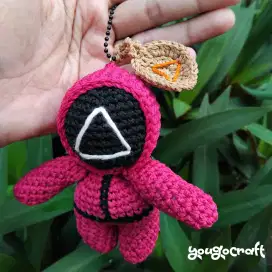 Pink troops from squid game - Keychain