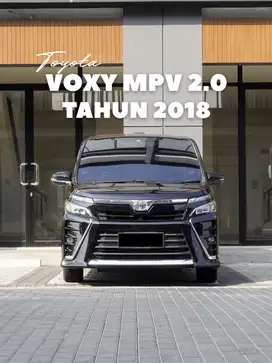 Toyota VOXY 2.0 AT Automatic Panoramic Sunroof Hitam 2018