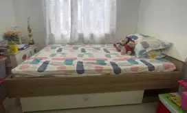 DIJUAL TEMPAT TIDUR MERK INFORMA
