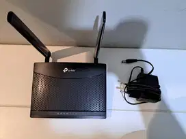TP-Link TL-MR100 300Mbps Wi-Fi 4G LTE Router