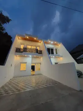 RUMAH BARU MEWAH LAMPER SEMARANG KOTA