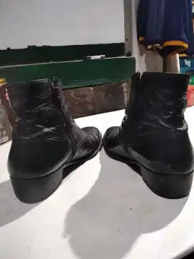 Sepatu tinggi pria merk cerini itali no.41