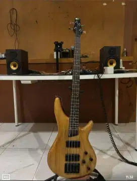 Bass Ibanez by soundgear 4 string