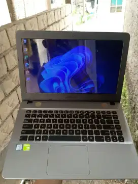 Laptop asus core i3 gen 6 vga 2gb editing coding gaming
