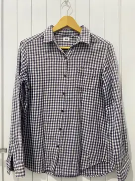 preloved kemeja kotak ungu uniqlo