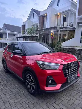 Rocky 1.0 R Turbo CVT Merah Menyala