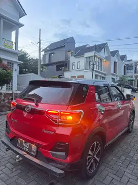 Rocky 1.0 R Turbo CVT Merah Menyala