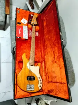fender bass Dimension USA kond cakep
