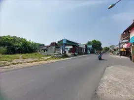 Area Jl. Kabupaten Sleman Tanah Jogja Di Tlogoadi Mlati Mobil Papasan