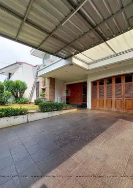 Dijual rumah siap huni di area komplek lebak bulus jakarta selatan