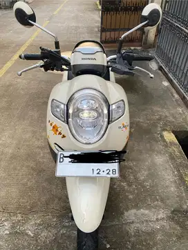 Honda Scopy thn 2017 warna cream