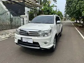 (TDP 2 JT) Toyota Fortuner G 2011 Diesel Automatic Mewah dan TERMURAH