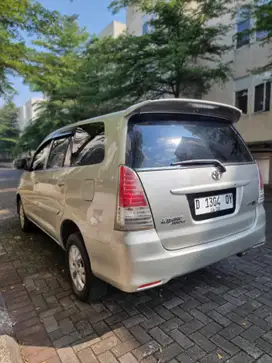 Km Rendah~mesin Mantep,(EURO2)Toyota Kijang Innova j 2011 Bensin