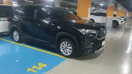 Toyota Kijang Inova Zenic V HYBRID Modellista super mulus istimewa