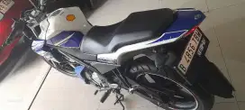 Yamaha vixion GP warna putih km2000 orisinil