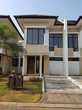 Dijual Rumah Lokasi Sangat Strategis!! Di The Eminent BSD