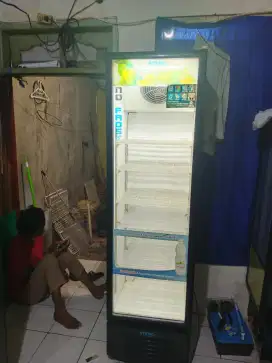 Di jual showcases steko 5 rak ukuran tinggi